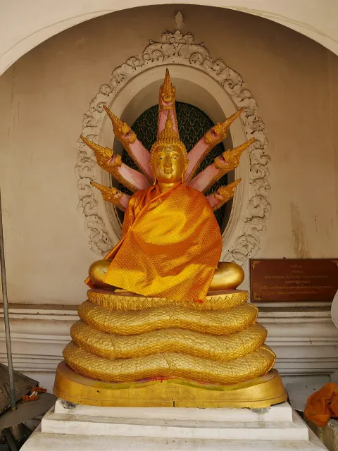 พระประจำวันเกิดวันเสาร์ ปางนาคปรก
