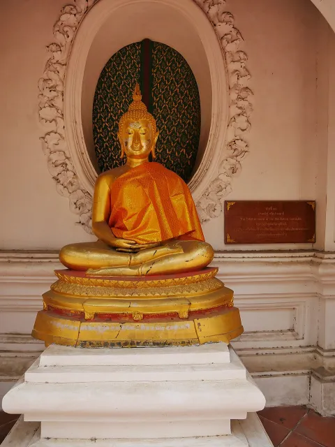 พระประจำวันเกิดวันพฤหัสบดี ปางสมาธิ