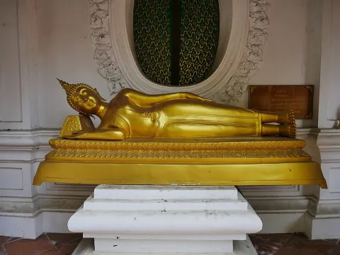 พระประจำวันเกิดวันอังคาร ปางไสยาสน์